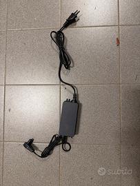 Alimentatore robot piscina