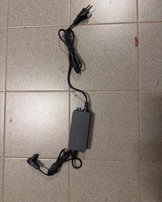 Alimentatore robot piscina