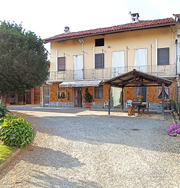 Casale con terreno e rustici