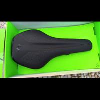 Sella carbonio nuova