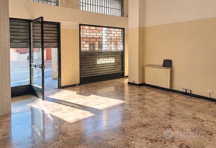 Locale commerciale in centro a Gorlago - Vista 2