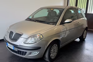 Lancia Ypsilon 1.2 Oro
