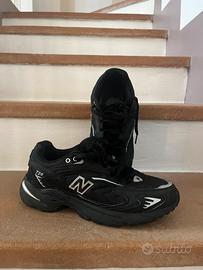 New Balance nere 725