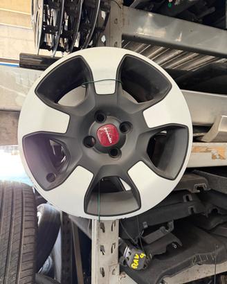 Borchie Fiat Panda 2012>