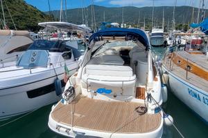 Bavaria Barca a motore cabinata