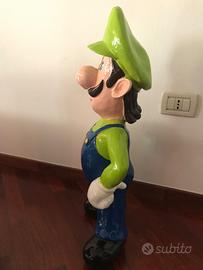 Luigi Super mario bros Nintendo statua scultura