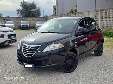 Lancia Ypsilon 0.9 TwinAir 85 CV 5 porte Metano Ec