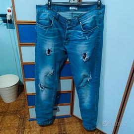 Jeans strappati over-d