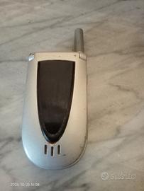 Telefono cellulare vintage Motorola V66 flip