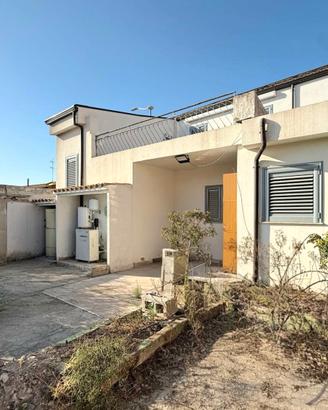 Indipendente bilivelli - ampio cortile e terrazza