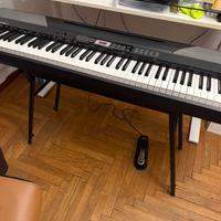 pianoforte con supporto, custodia e pedale