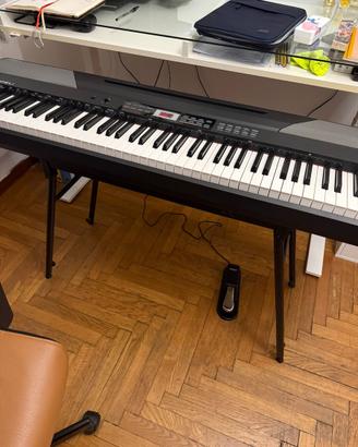 pianoforte con supporto, custodia e pedale