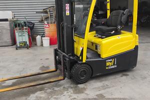 carrello elevatore elettrico Yale ERP16VT