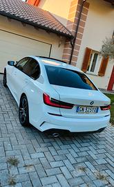 BMW serie 3 330 ibrida tetto panoramico