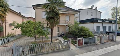 Casa indipendente o due appartamenti