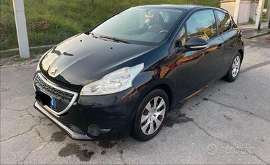 Peugeot 208 fine 2012 1.2 benzina