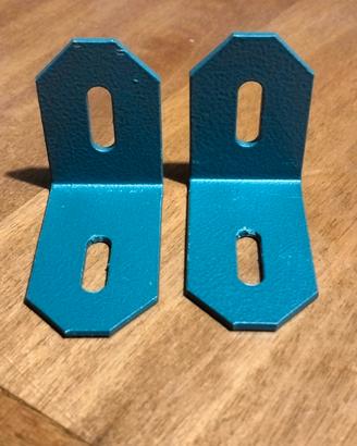 Coppia di mini staffe. 