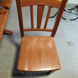 tavolo in legno + sedie