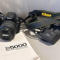 Nikon D5000 + 18-55 VR kit