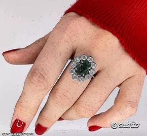 ANELLO ORO 18kt. DIAMANTI E SMERALDO NATURALI