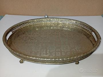 VASSOIO IN OTTONE  PLACC. ARGENTO, origine marocco