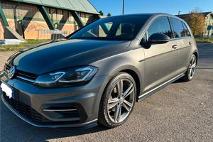 VOLKSWAGEN GOLF 7,5 1.5 TSI DSG R - LINE