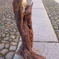 Lampada in legno marino