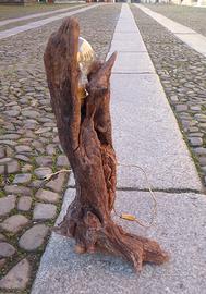 Lampada in legno marino