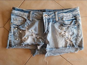 Short Brend strappato con perline taglia M
