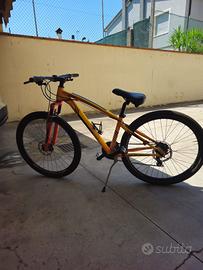 bicicletta mountain bike 28”