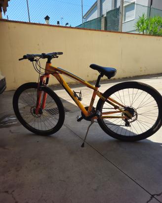 bicicletta mountain bike 28”