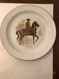 Piatto dipinto vintage