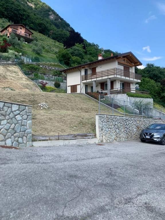 Terreno di 600 m² a Caslino d'Erba - Altro