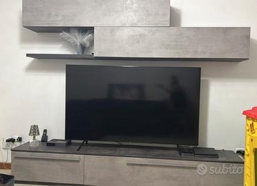 Parete attrezzata(esclusa televisione)