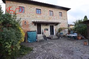 Rustico / Casale di 220 m² con più di 5 locali a B