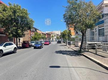 NEGOZIO A ALBANO LAZIALE