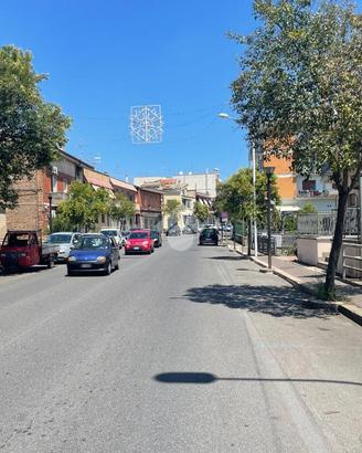 NEGOZIO A ALBANO LAZIALE