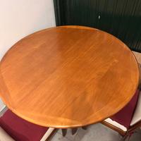 Tavolo allungabile + 4 sedie in legno massiccio