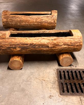 Fioriera in legno scortecciata