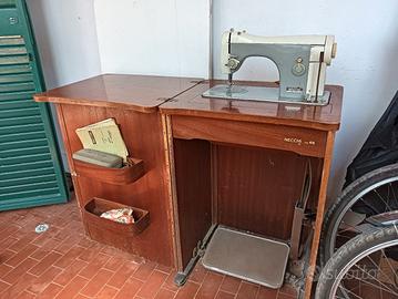 macchina da cucire necchi