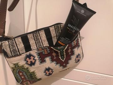 Deliziosa borsetta in cotone con tracolla in pelle