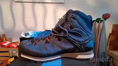 scarponi da montagna 