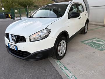 Nissan Qashqai 1.5 dCi anno 2014 garanzia 12/24.