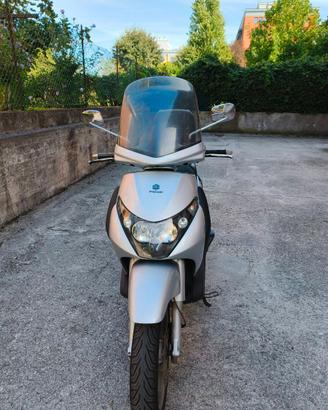 Scooter Piaggio Beverly 250