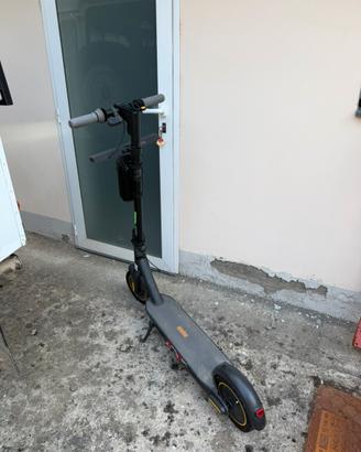 Monopattino Ninebot G30