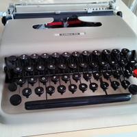 Macchina da scrivere  Olivetti lettera 22 