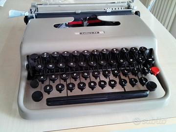 Macchina da scrivere  Olivetti lettera 22 