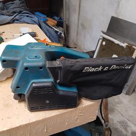 levigatrice a nastro Black & Decker