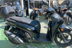 Honda SH 350 Scooter