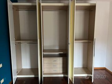 Armadio matrimoniale più 2 comodini